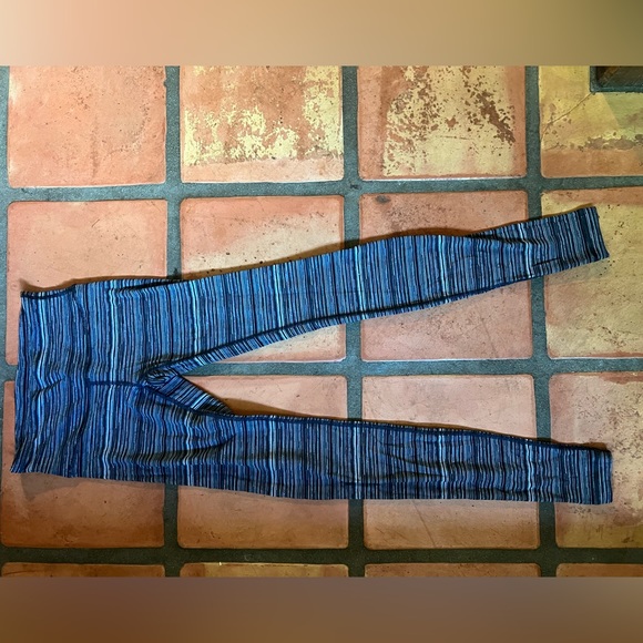 High times full length cyber stripe, dark grey - Lululemon - Picture 5 of 5